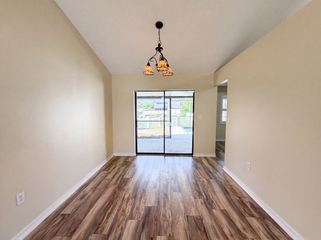 Photo 6 of 27 of 3430 55th Dr E, Bradenton, FL