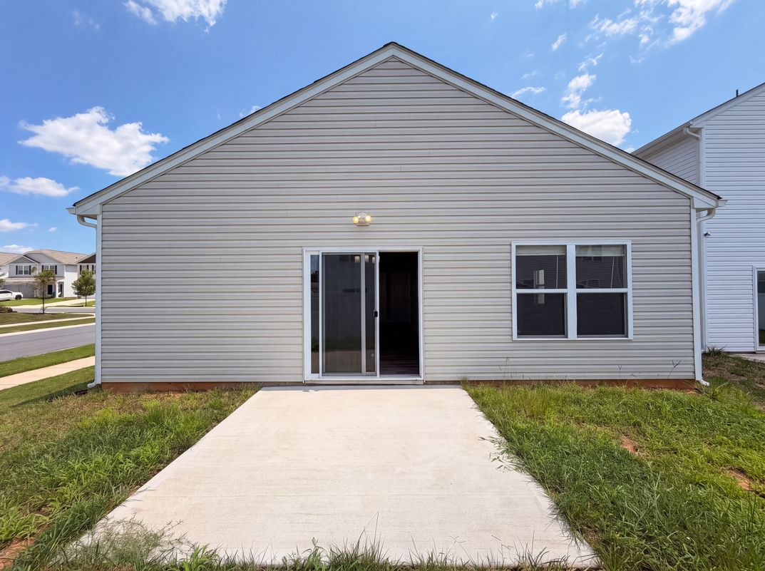 Photo 5 of 25 of 4104 Stoneygreen Ln, Charlotte, NC