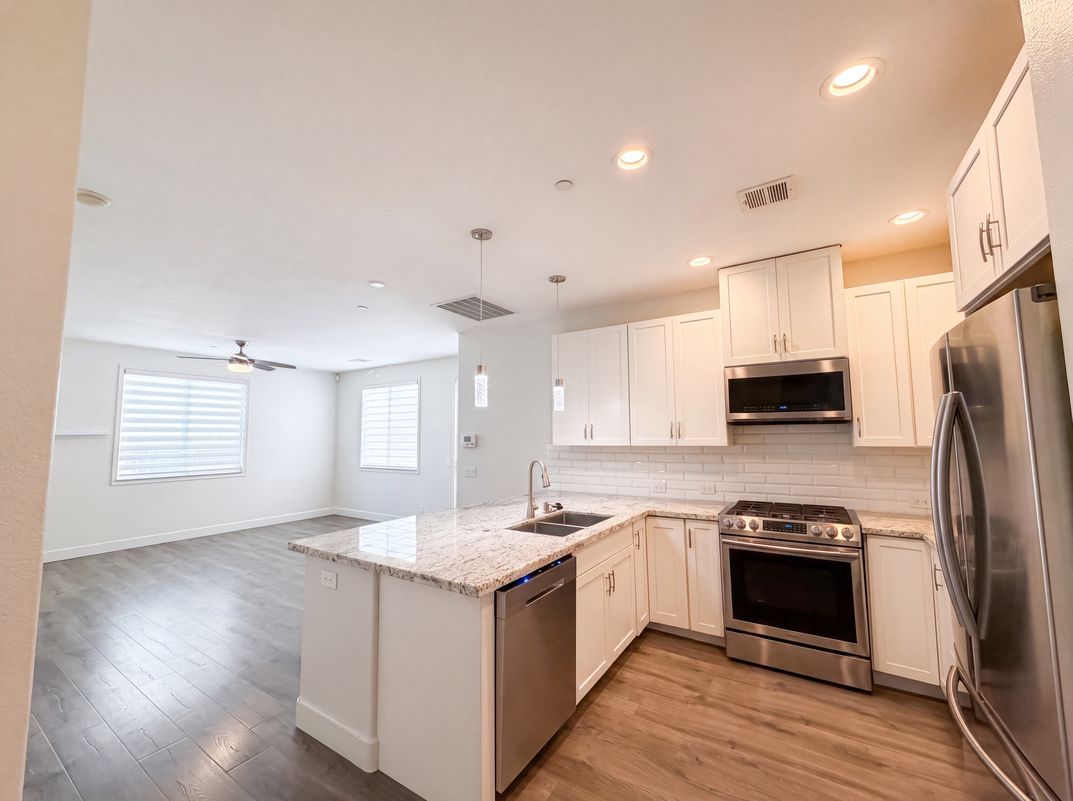 Photo 2 of 28 of 4920 Ocean Ln, Elk Grove, CA
