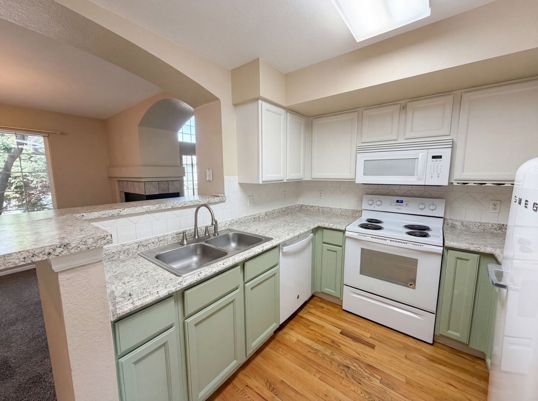 Property photo 2 of 9580 Brentwood Way Unit D