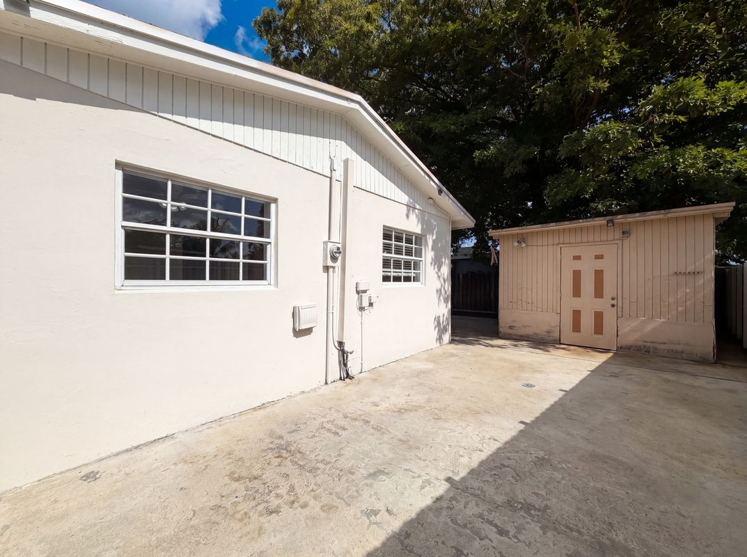 Photo 19 of 20 of 4403 NW 202nd St, Miami Gardens, FL