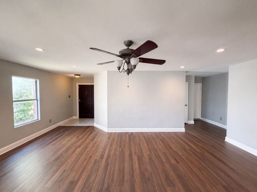 Photo 6 of 17 of 5244 New Castleton Ln, Fort Worth, TX