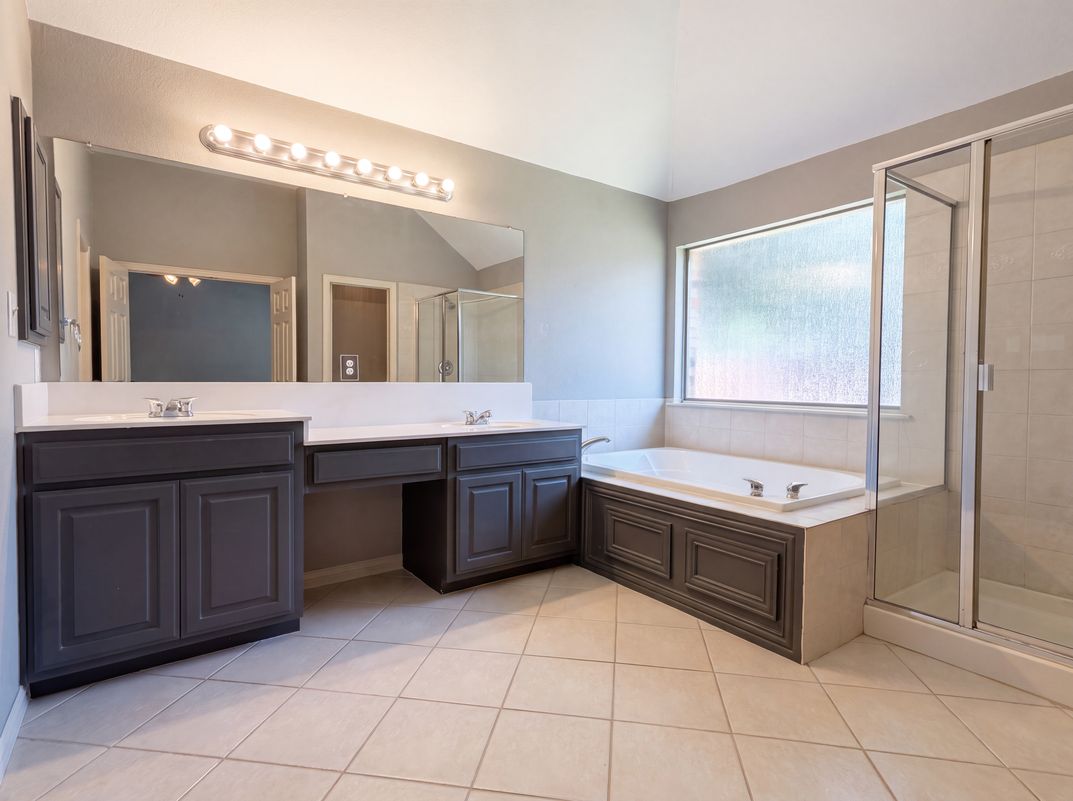 Photo 12 of 20 of 2601 Whispering Trl, Little Elm, TX