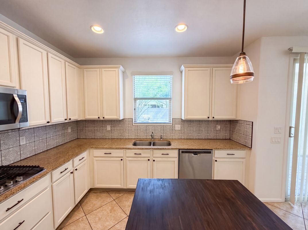 Photo 14 of 38 of 21276 W Berkeley Rd, Buckeye, AZ