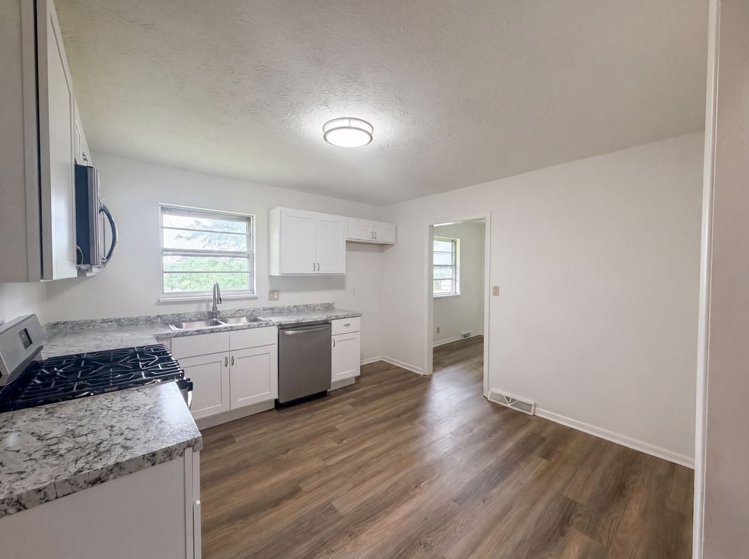 Photo 12 of 29 of 508 Bromley Ln, Knoxville, TN