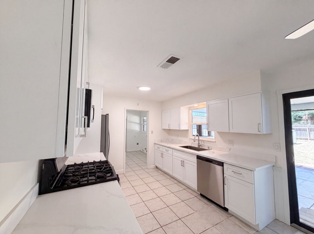 Photo 11 of 41 of 719 N Crescent Ave, Lodi, CA