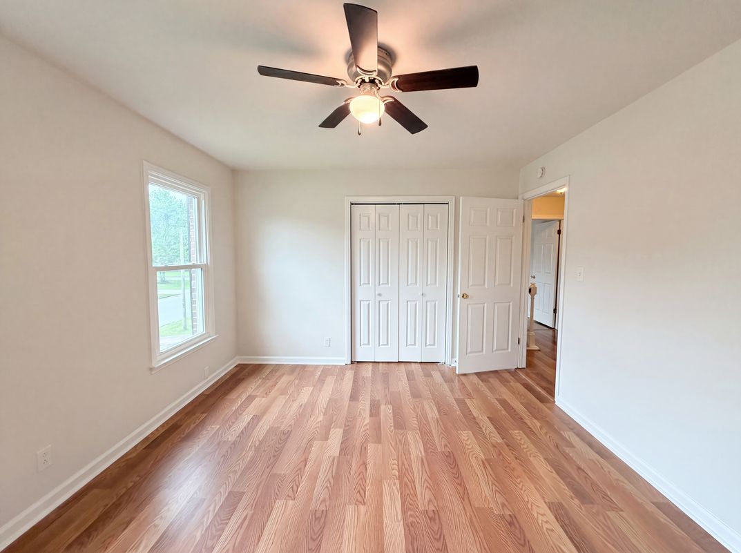 Photo 12 of 24 of 3402 Chaney Ln, Clarksville, TN
