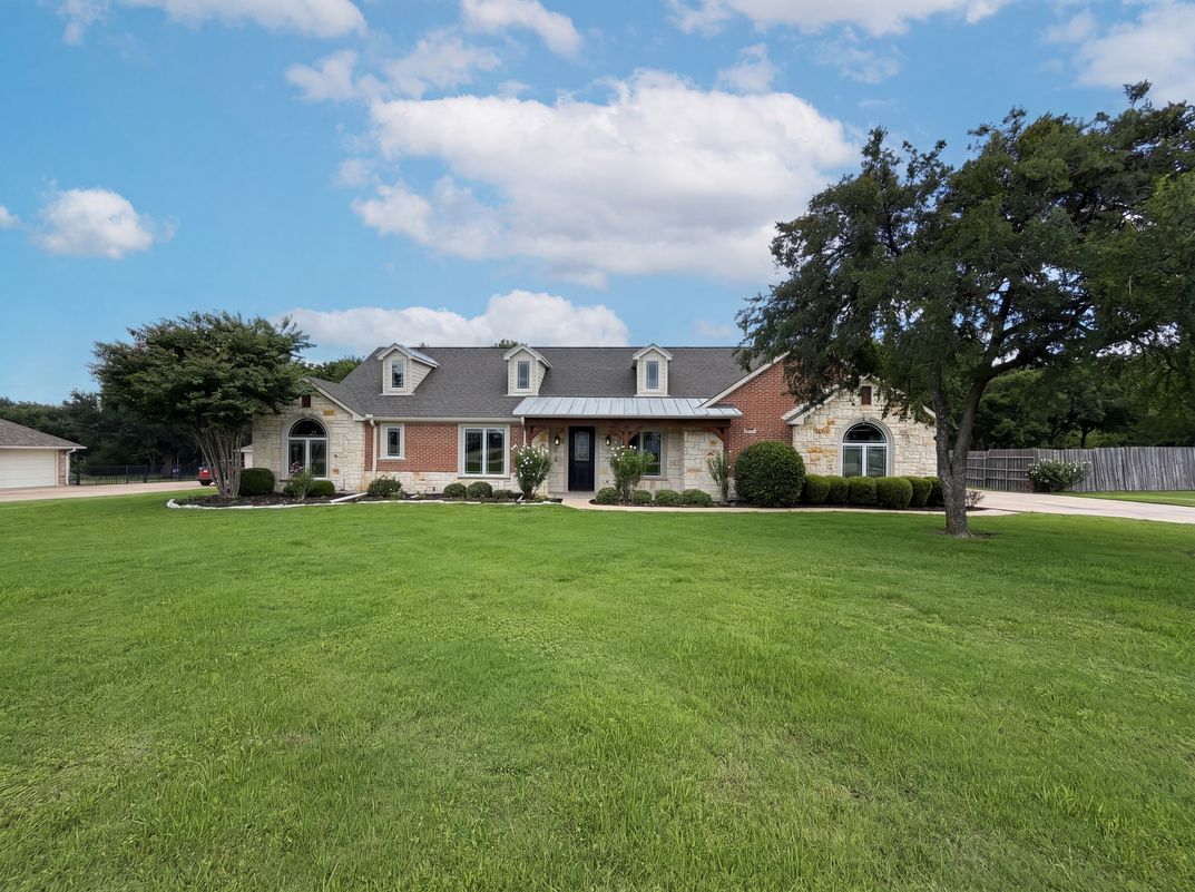 Photo 22 of 33 of 1908 Fairway Ln, Royse City, TX
