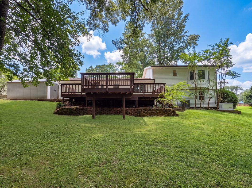 Photo 5 of 27 of 4378 Shady Dr NW, Lilburn, GA
