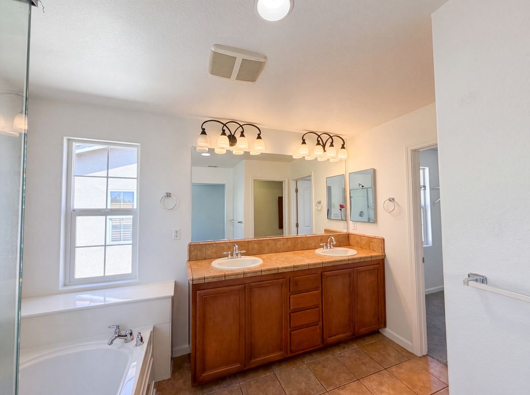 Photo 17 of 30 of 291 Candela Cir, Sacramento, CA