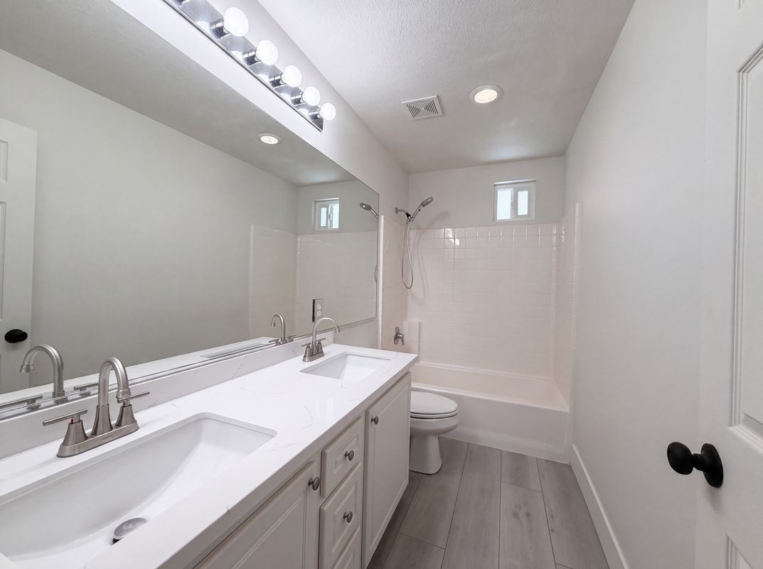 Photo 19 of 25 of 27920 Periwinkle Ln, Valencia, CA