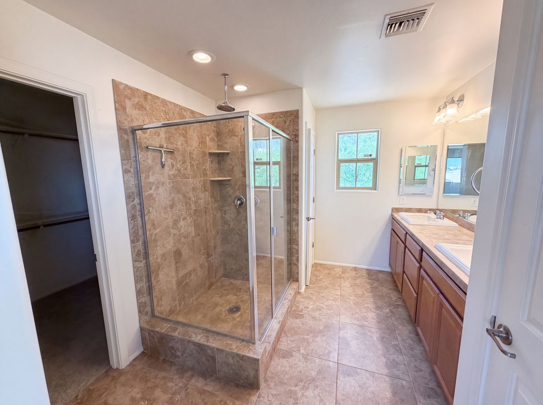 Photo 11 of 25 of 7452 S Golden Shore Dr, Tucson, AZ
