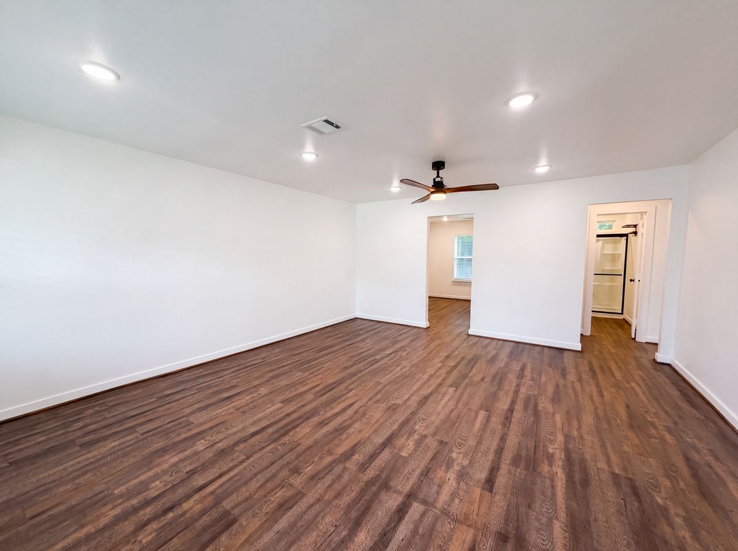 Photo 4 of 17 of 3457 Mainer St, Houston, TX