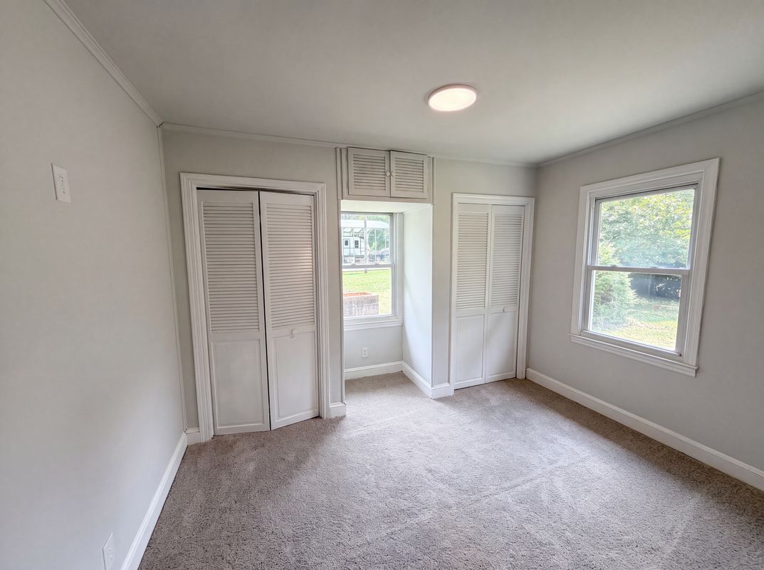 Photo 13 of 20 of 704 Morningside Dr, Mount Holly, NC