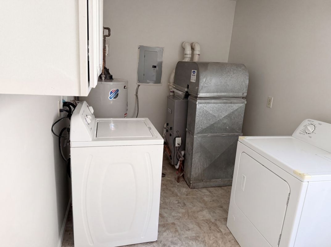 Photo 19 of 28 of 21425 Averhill St, Farmington Hills, MI