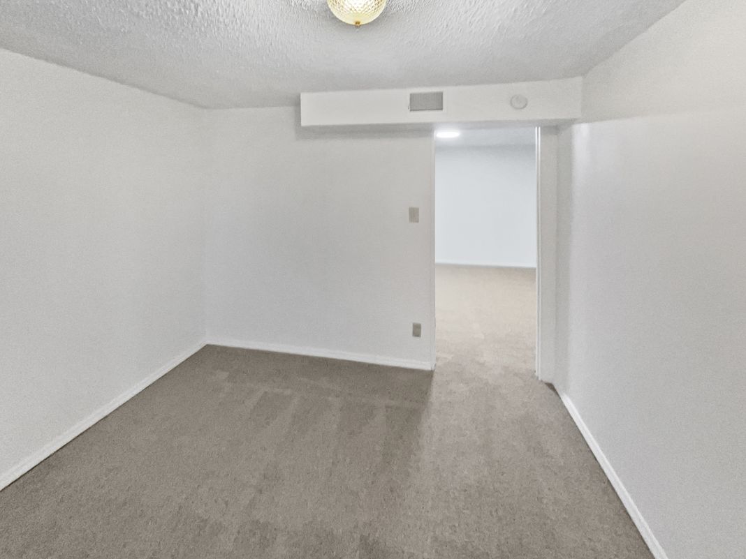Photo 16 of 24 of 2127 Saranac Dr, Colorado Springs, CO