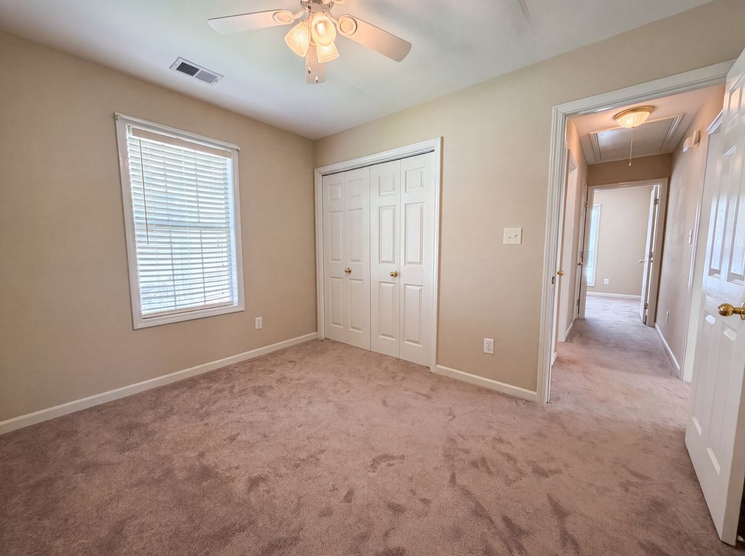 Photo 14 of 20 of 151 Carrington Ln, Calera, AL