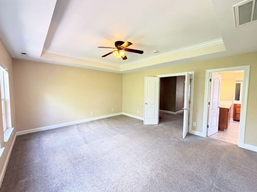 Photo 4 of 28 of 9928 Daufuskie Dr, Charlotte, NC