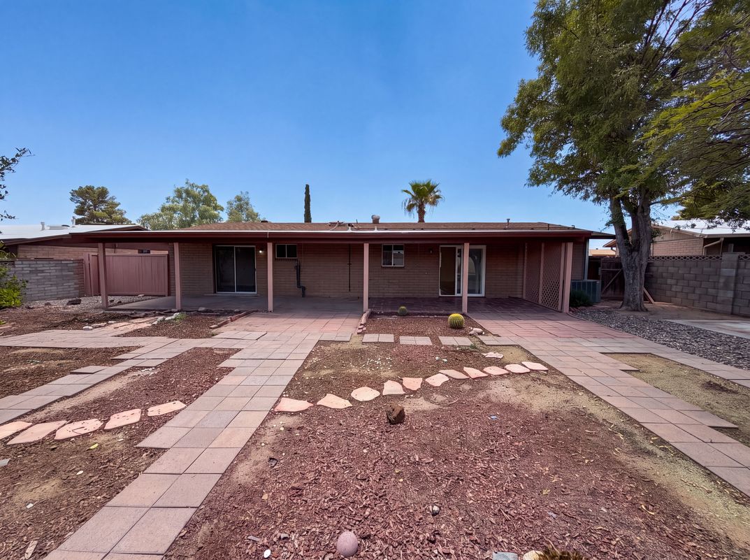 Photo 5 of 19 of 7949 E Manitoba Pl, Tucson, AZ