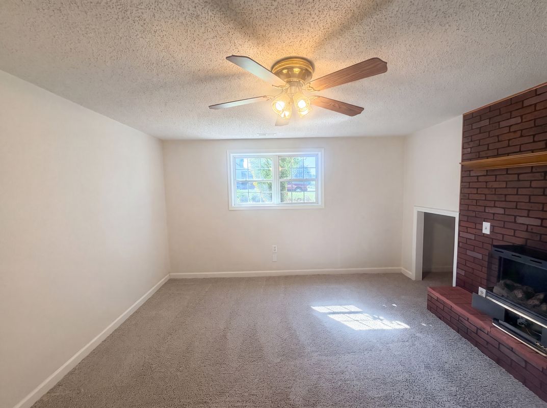 Photo 7 of 26 of 109 Briarcreek Dr, Winston Salem, NC