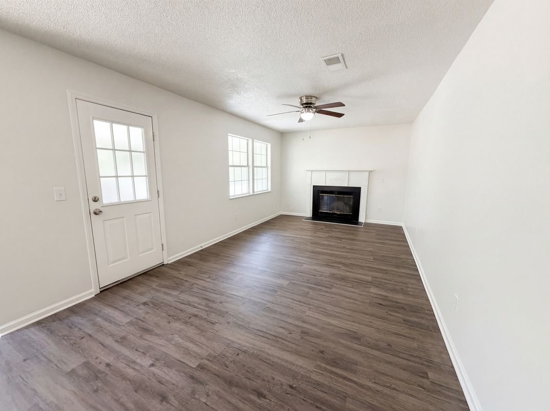 Property photo 3 of 1 Newcourt Pl