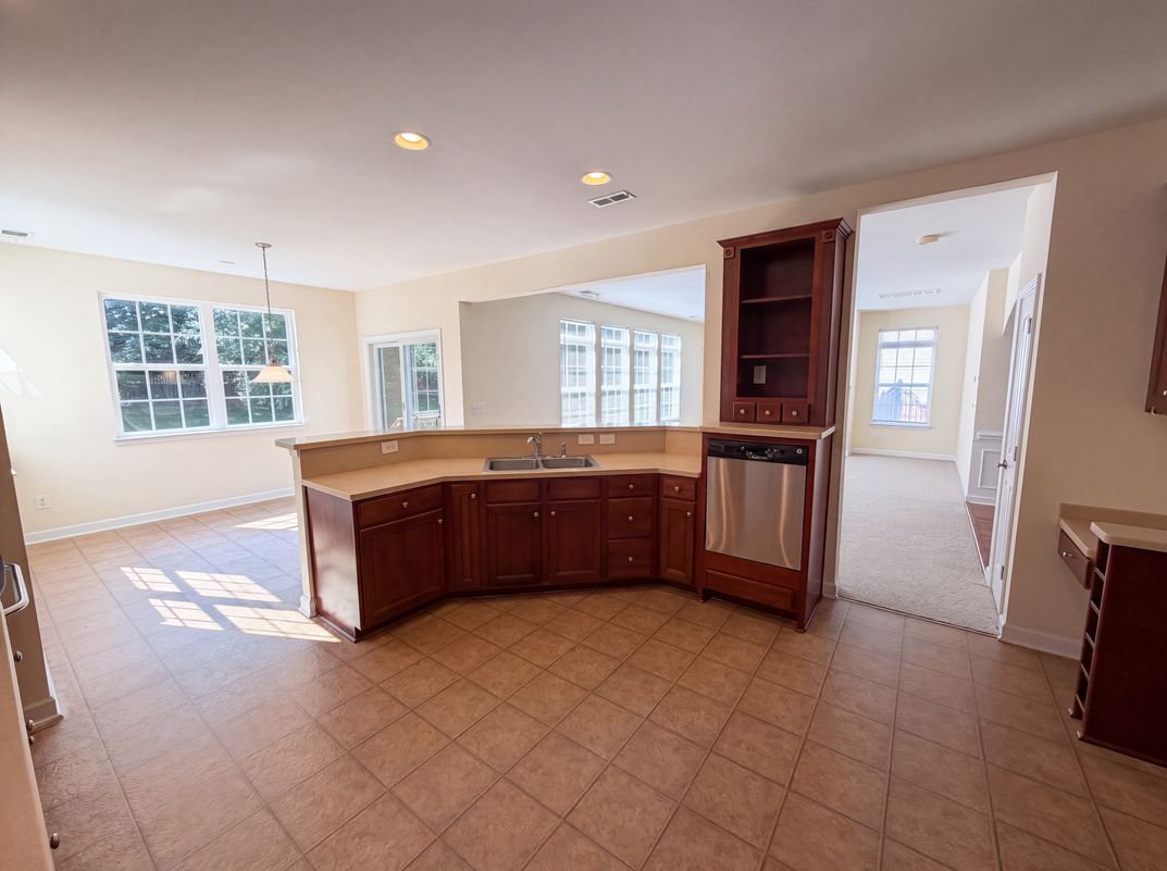Photo 6 of 28 of 1139 Donelea Ln NW, Concord, NC