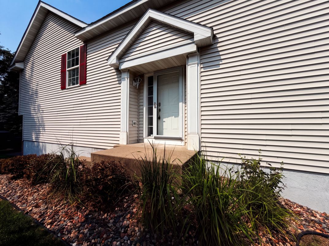 Photo 18 of 20 of 7476 Hampton Ln, Shakopee, MN