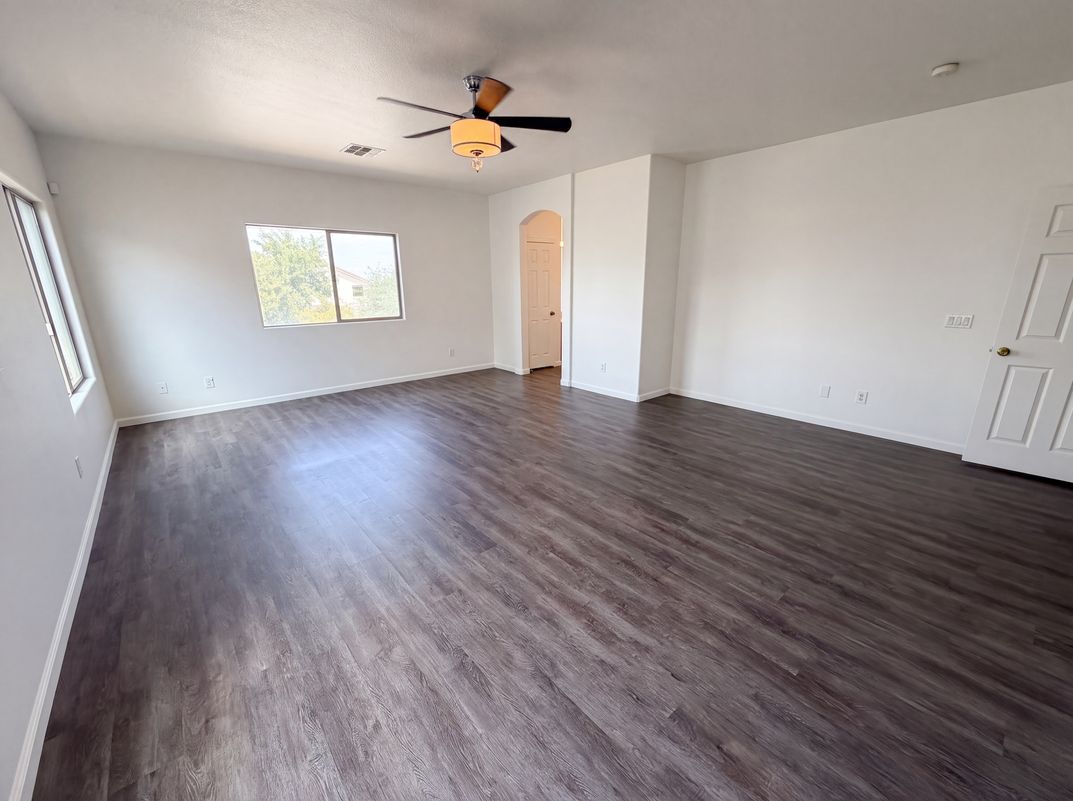 Photo 16 of 39 of 7428 S 15th Dr, Phoenix, AZ