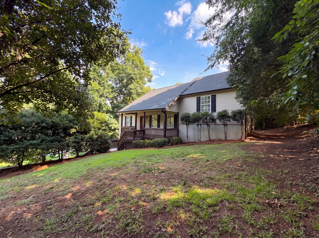 Property photo 1 of 930 Marshall Dr