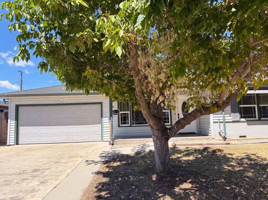 Photo 25 of 41 of 719 N Crescent Ave, Lodi, CA