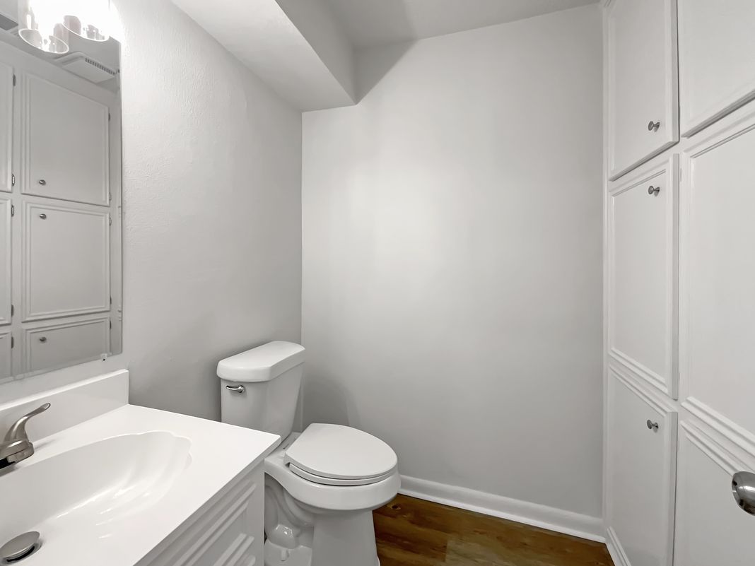 Photo 9 of 24 of 11307 Wickersham Ln, Houston, TX