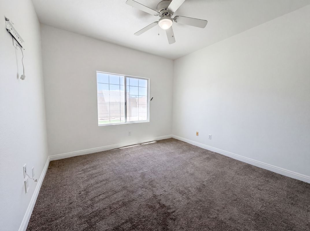 Photo 15 of 27 of 6335 Pavestone Ln, Las Vegas, NV