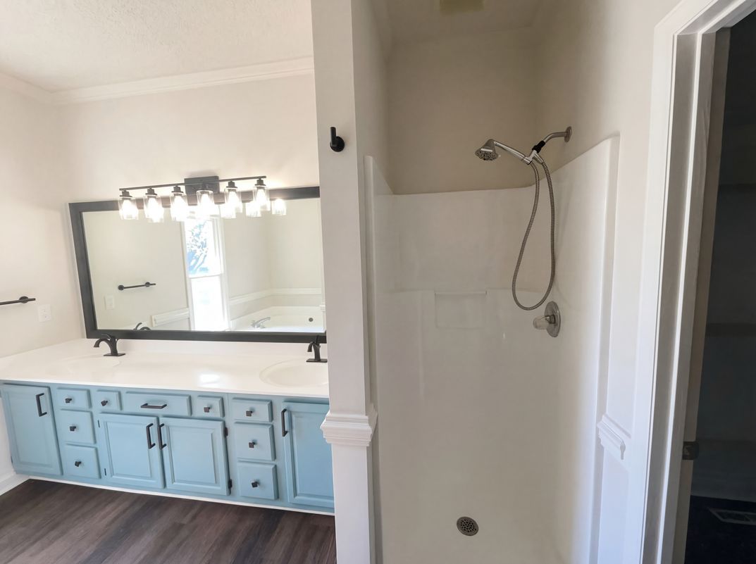 Photo 13 of 22 of 905 Kensal Green Dr, Kernersville, NC