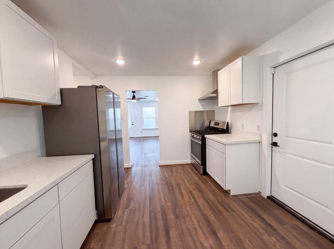 Photo 8 of 17 of 3457 Mainer St, Houston, TX