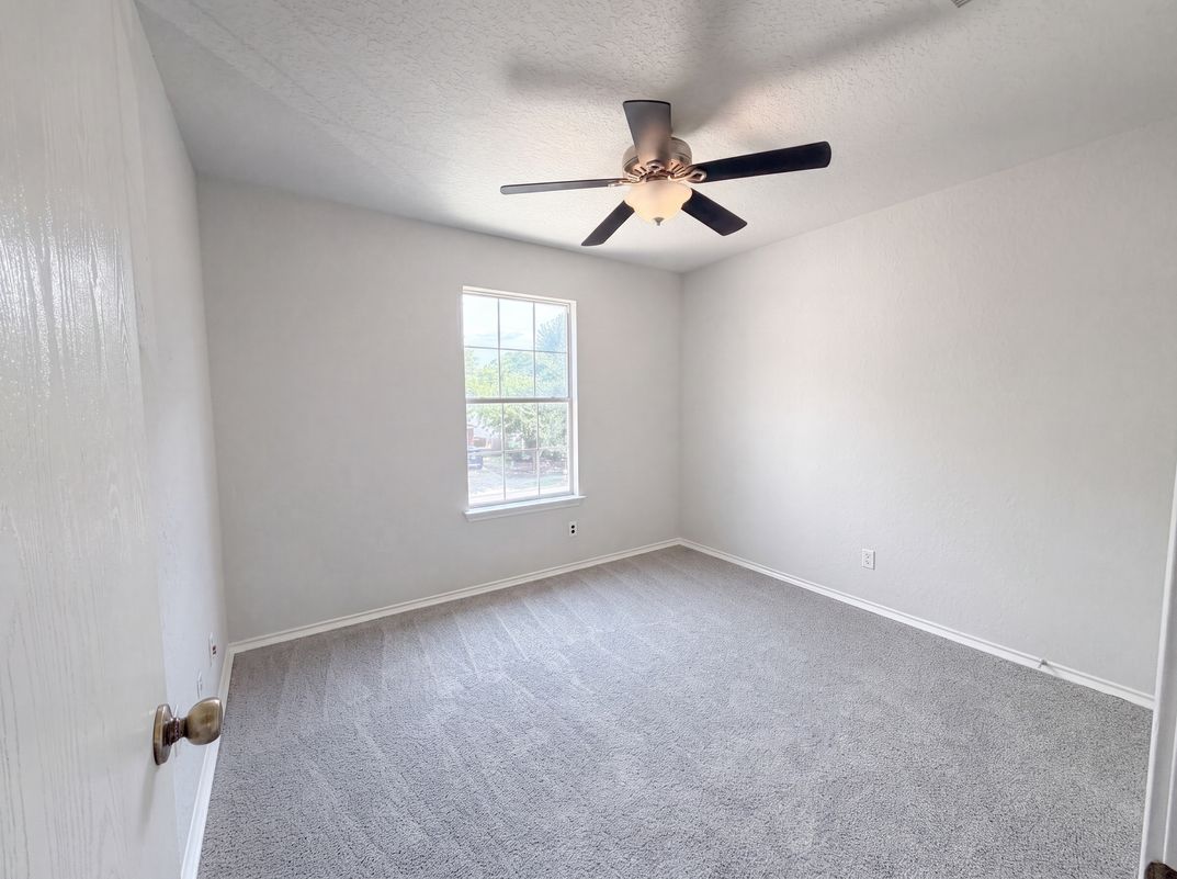 Photo 10 of 15 of 3972 Cherokee Blvd, New Braunfels, TX
