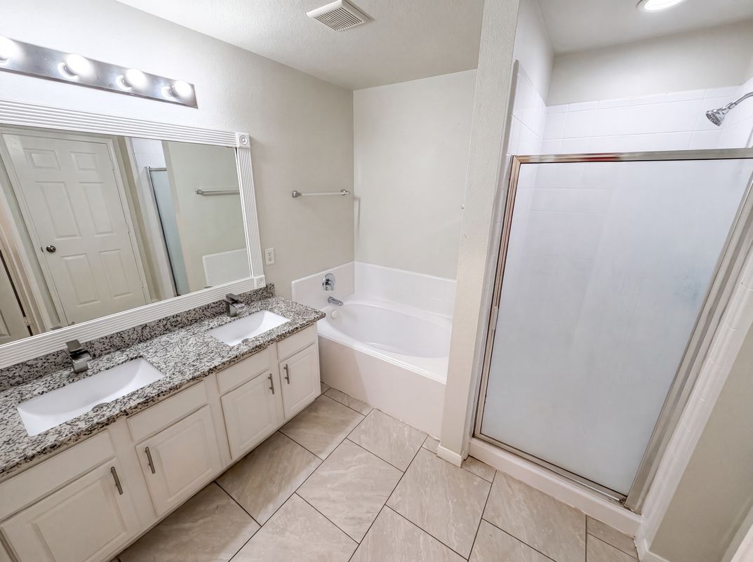 Photo 21 of 26 of 7327 Fox Hall Ln, Humble, TX
