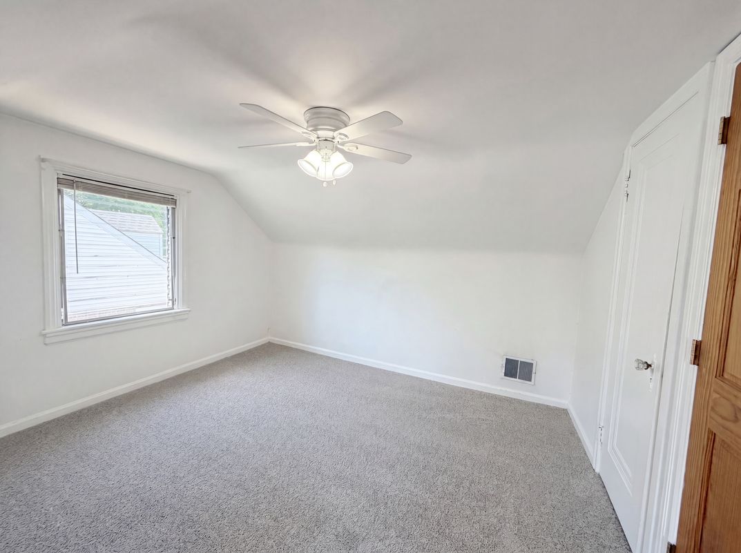 Photo 15 of 25 of 5476 Edalbert Dr, Cincinnati, OH