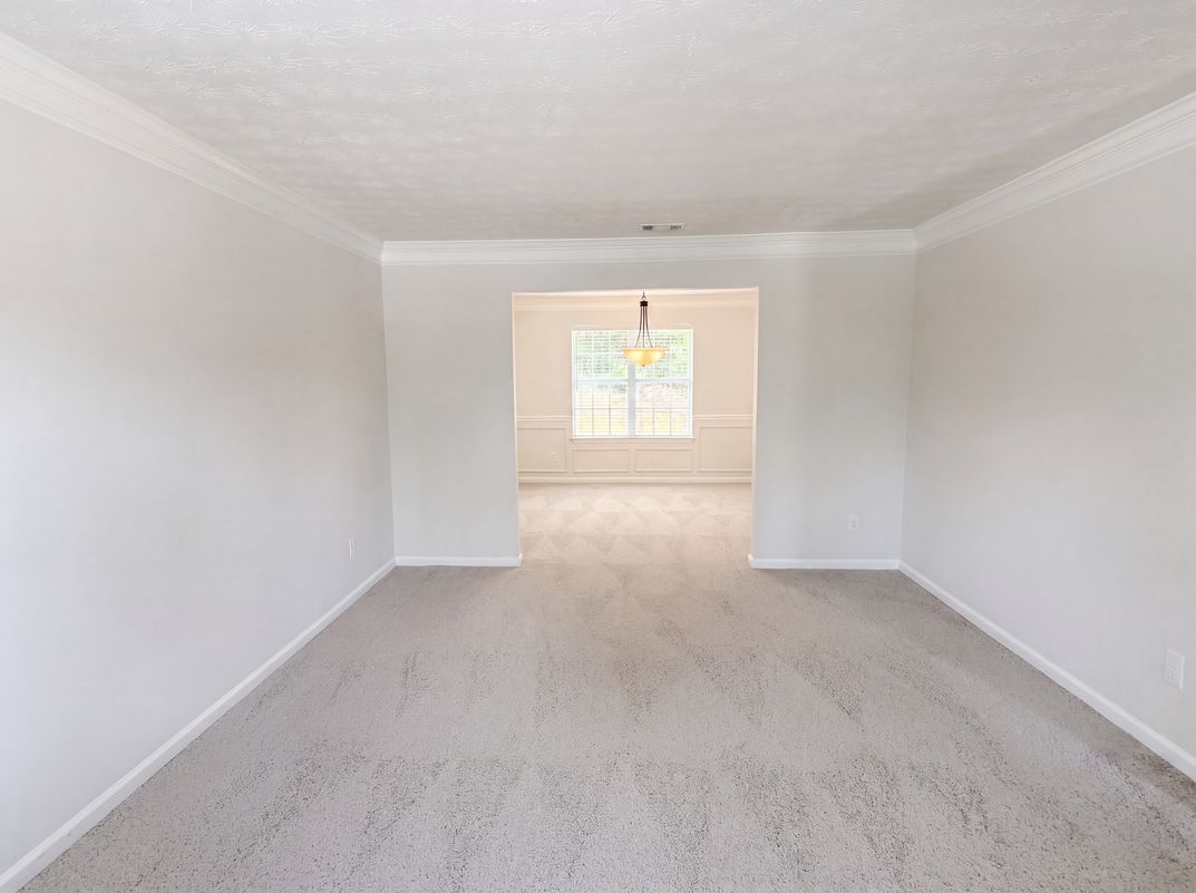 Photo 7 of 33 of 1672 Bennett Dr, McDonough, GA