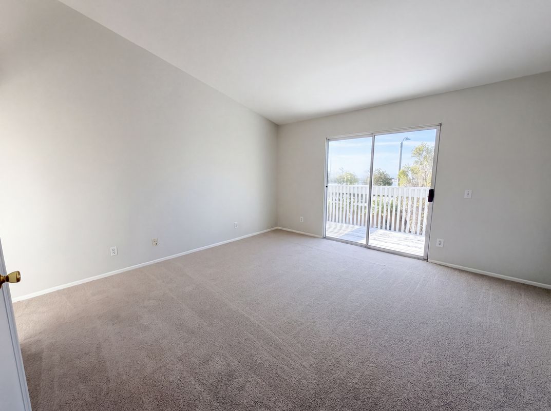 Photo 15 of 23 of 2565 W Fairview Dr, Rialto, CA