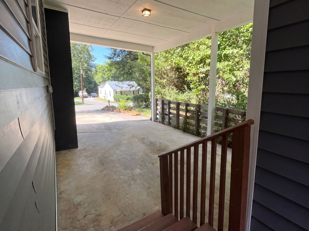 Photo 20 of 21 of 915 Kenham Pl, Lenoir, NC
