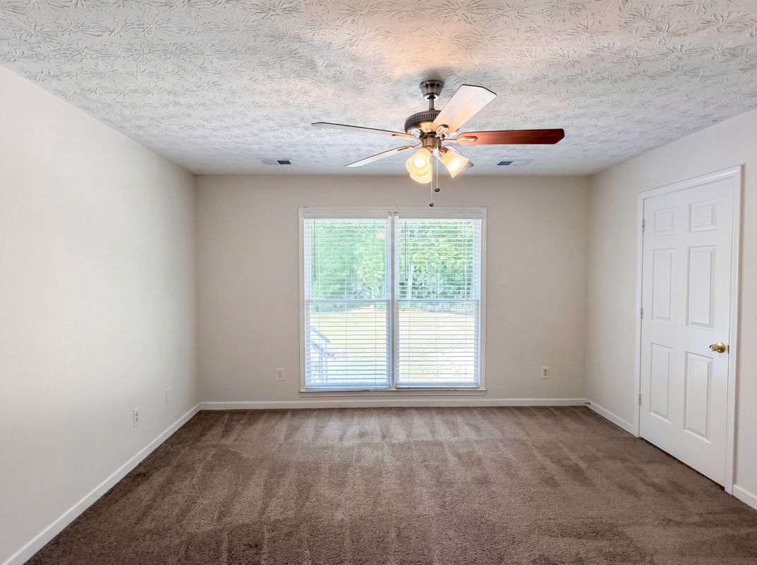 Photo 4 of 22 of 213 Carl Parker Rd, Hampton, GA