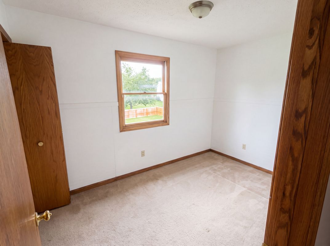 Photo 11 of 28 of 1100 Prescot Ave NW, Massillon, OH