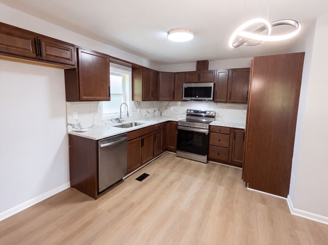 Photo 15 of 21 of 915 Kenham Pl, Lenoir, NC
