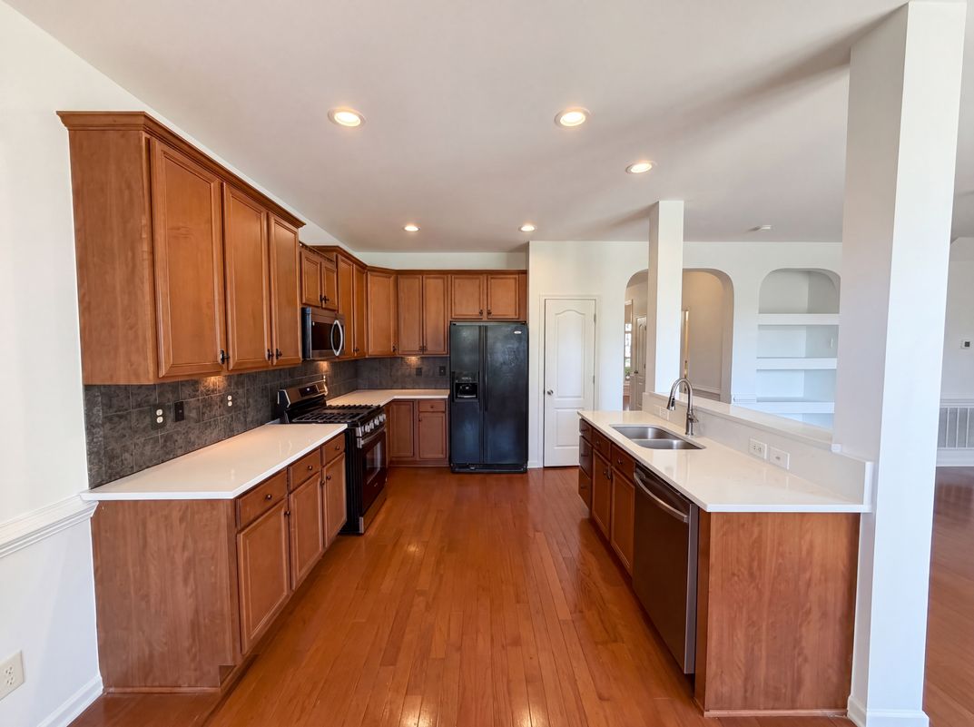 Property photo 2 of 3064 Imperial Oaks Dr
