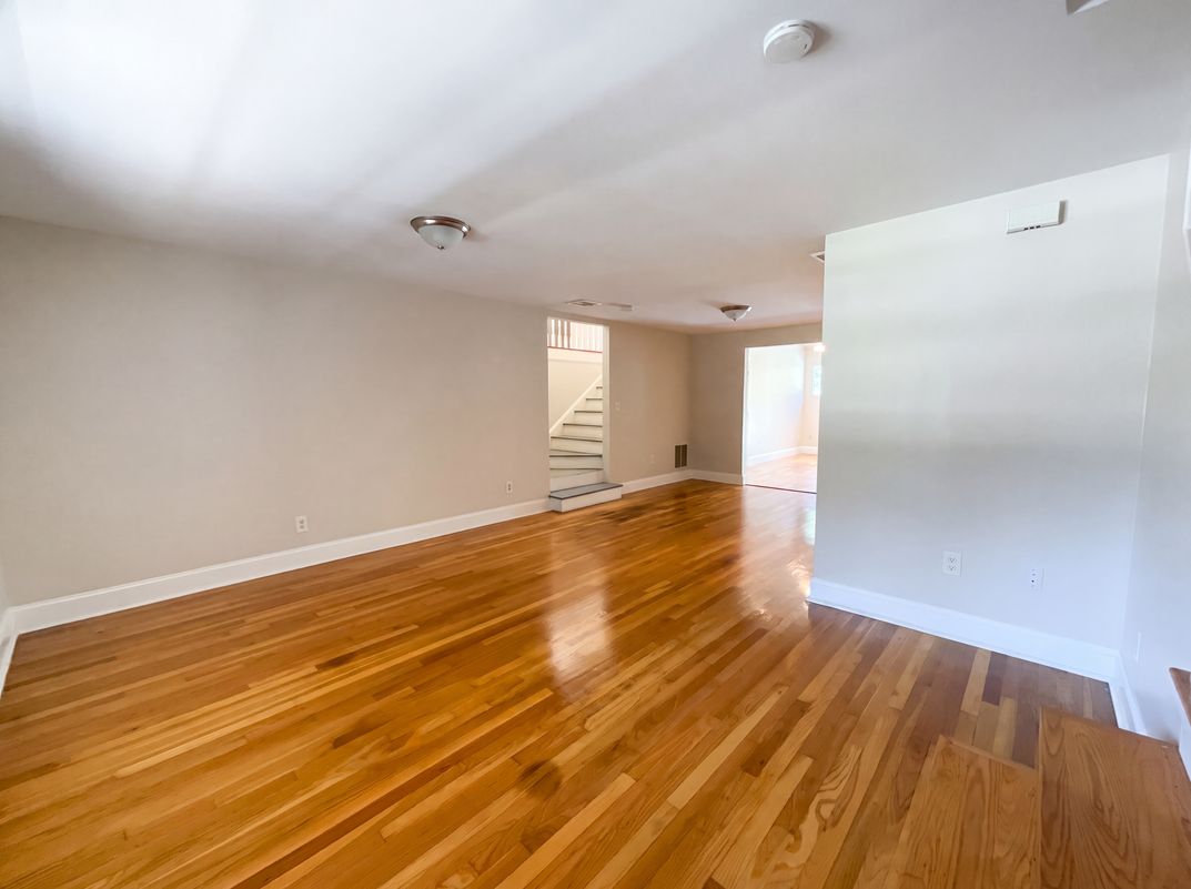 Photo 10 of 41 of 661 Main St, Millis, MA