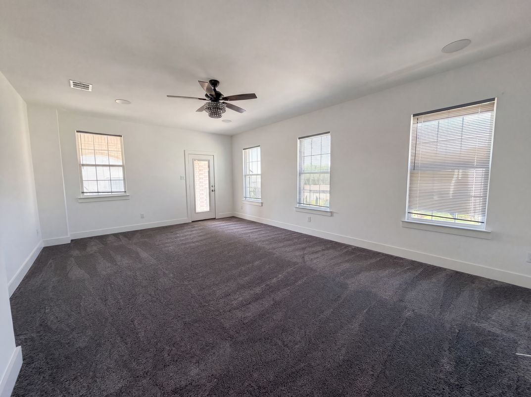 Photo 10 of 34 of 8200 Bethpage Dr, McKinney, TX