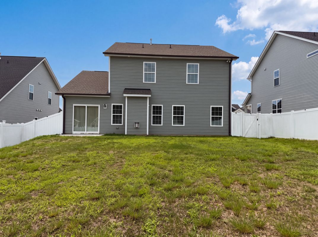 Photo 5 of 37 of 7463 Buckview Ct, Kernersville, NC