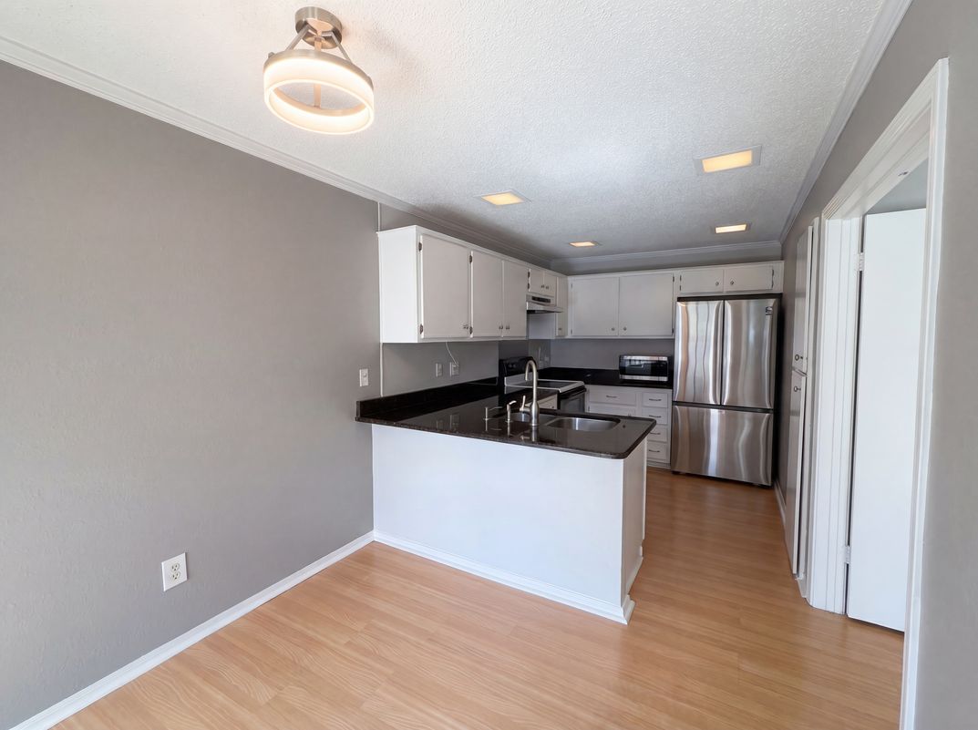 Photo 2 of 21 of 4242 N Capistrano Dr, Dallas, TX