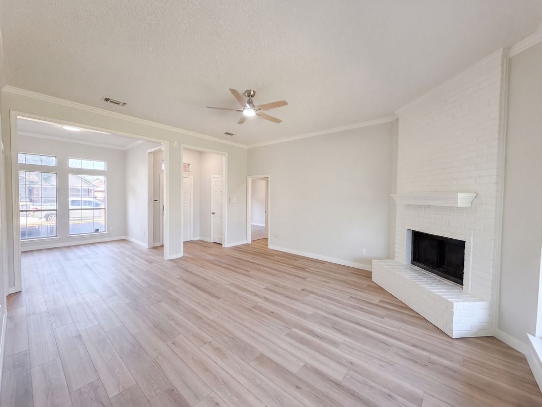 Photo 4 of 27 of 6037 Sundown Dr, Watauga, TX