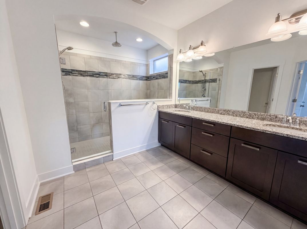 Photo 6 of 33 of 11466 E 27th Ave, Denver, CO
